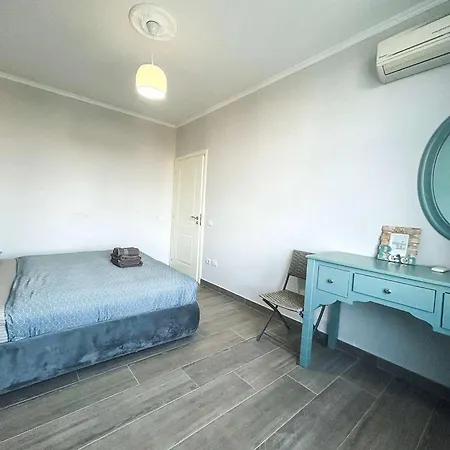 Dolphin 513 Appartement Golem (Tirana)