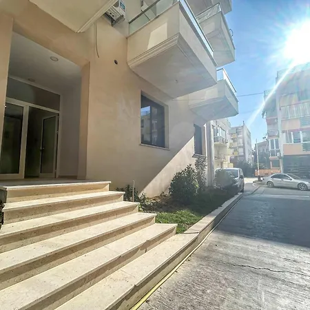 Dolphin 513 Appartement Golem (Tirana)